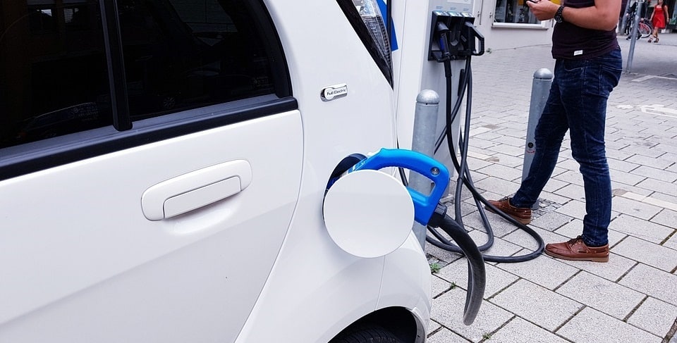 Tout ce qu'il faut savoir avant d'installer une borne de recharge chez soi